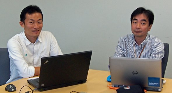 ハードウェアエンジニア／3Dモデラーとして活躍する仙頭邦章氏（左）と、シーメンスPLMソフトウェア マーケティング本部の榑谷悦朗氏（右）
