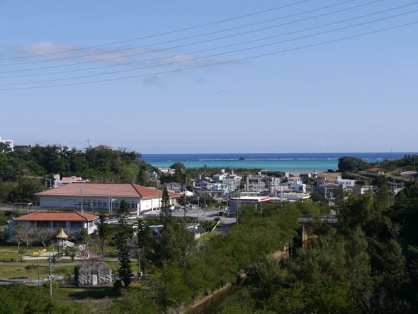 沖縄辺野古にある沖縄高専から太平洋を望む