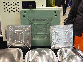 「デジタルモールド・プレス」に用いられる樹脂製金型とプレス成形品