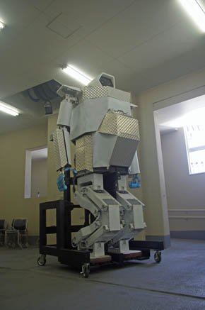 巨大搭乗型二足歩行ロボット「はじめロボット43号機」