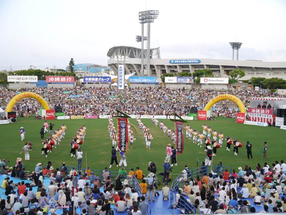 音楽と伝統芸能の街「コザ」