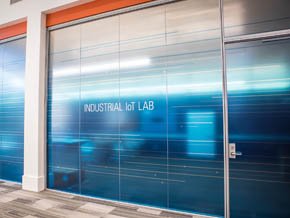 インダストリアルIoTの研究施設「NI Industrial IoT Lab」