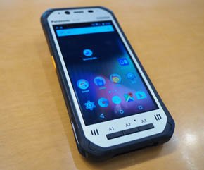 「Splashtop Enterprise for IoT」のデモ環境として用意されたAndroid搭載の産業用スマートデバイス「TOUGHPAD FZ-N1」（パナソニック製）