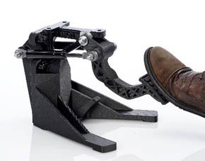 金属パーツからの置き換えも可能な「Nylon 12CF」による造形サンプル（出典：Stratasys）