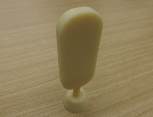 完成品したバス停のおもちゃ