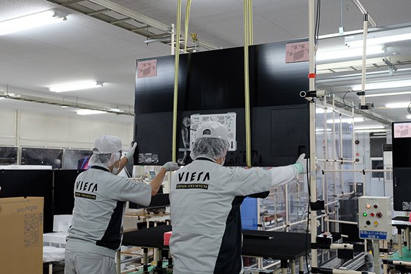 組み立て工程の最後は梱包と箱詰め