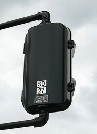 信号機の裏側を見てみると……