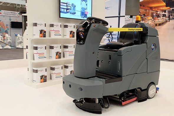 ソフトバンクロボティクスが2018年夏の販売開始を発表した、自律型の業務用清掃ロボット