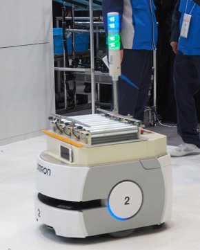 SCF2017のオムロンブースでデモを披露していた自動搬送ロボット「モバイルロボット」