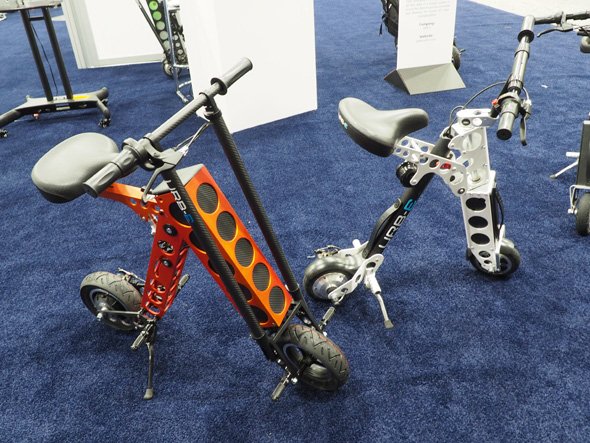 ベンチャー企業のURBAN626が手掛ける折り畳み式の電動二輪車「URB-E（アービー）」