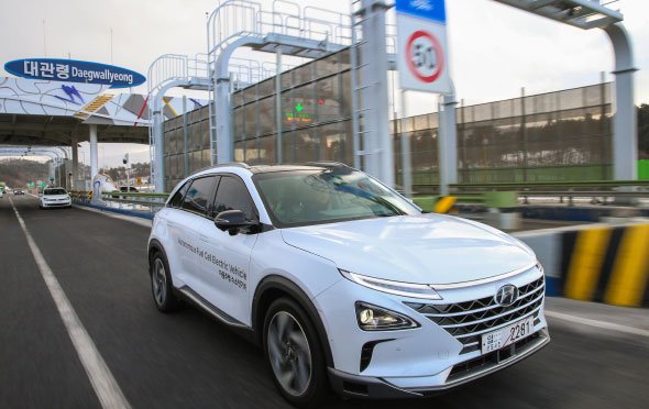 現代自動車の燃料電池車「NEXO」