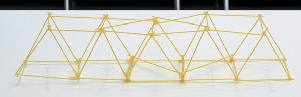 筆者チームのパスタ橋