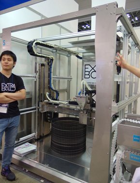 EXTRABOLDがDMS2018で初披露した超大型3Dプリンタの試作初号機