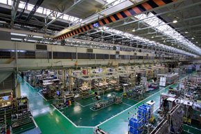 大みか事業所の生産ライン（出典：日立製作所）