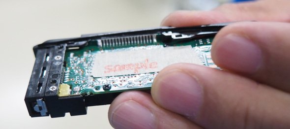 はんだ付けロボットセルではんだ付けしたサンプル基板