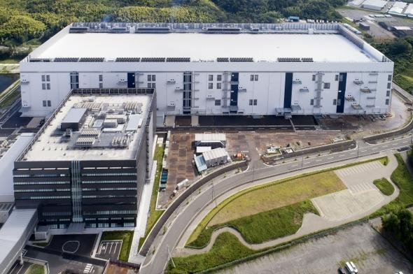 東芝メモリ 四日市工場の第6製造棟とメモリ開発センター
