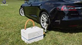 SparkChargeが開発するEV用のポータブル高速充電ユニット